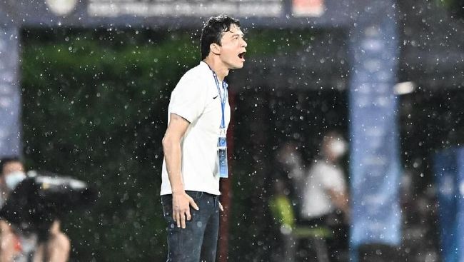 T恤裤和舞蹈教室
